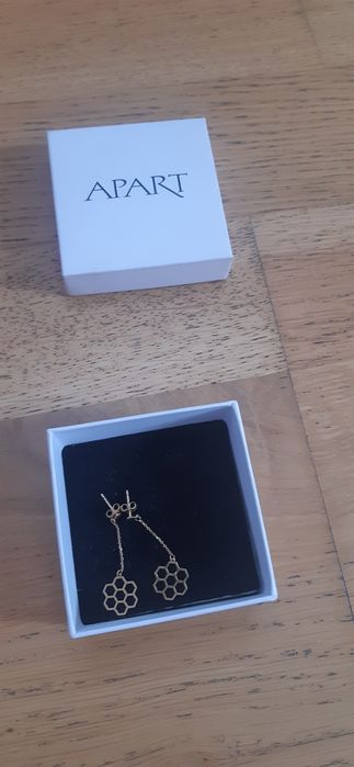 Złote kolczyki apart wiszące