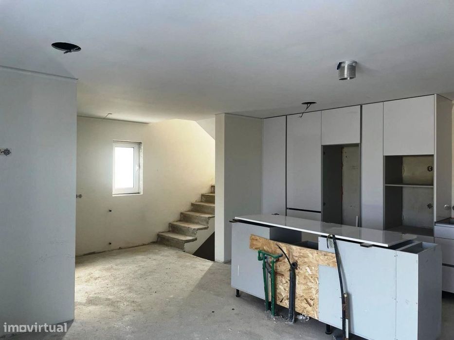 Moradia em Banda Nova V4 – Parada de Tibães, Localização Tranquil