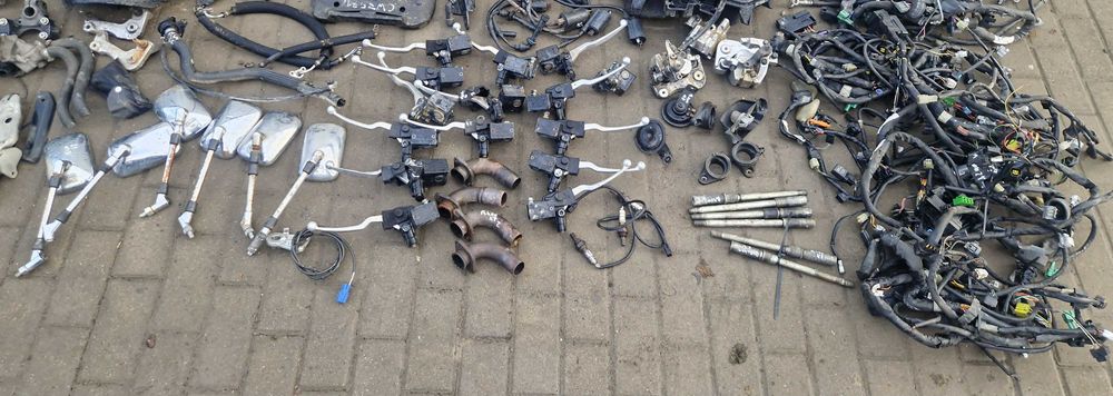 Suzuki BURGMAN 400 K7 amortyzator przełącznik wiązka pompa regulator