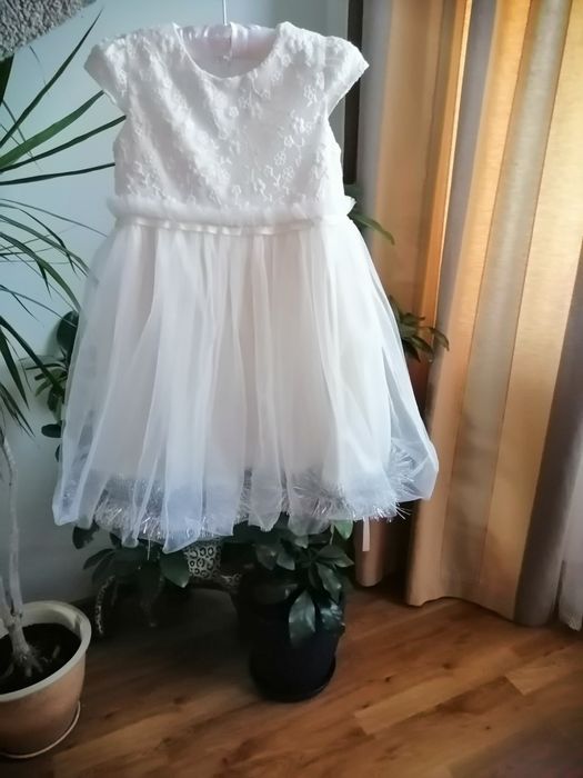 Продам  детское платье.