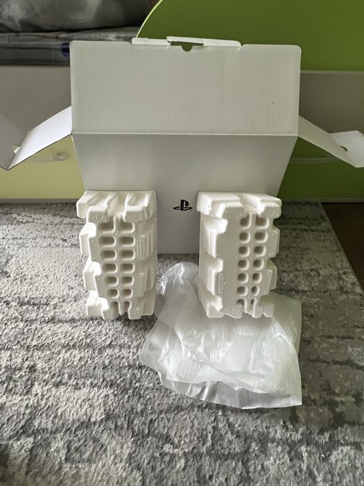 Коробка от PS 5