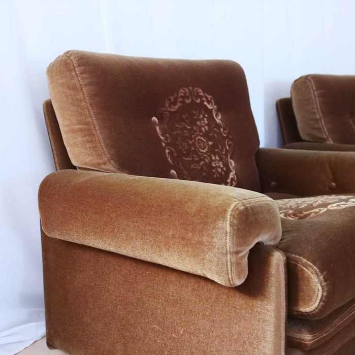 Par de poltronas vintage estofadas