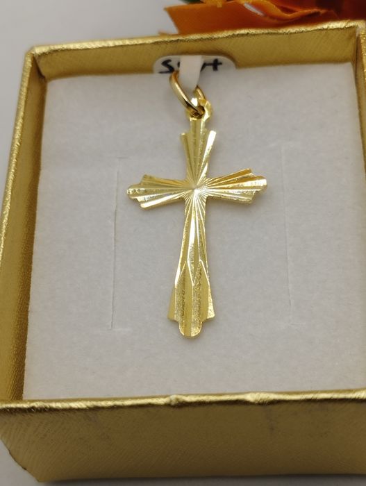 Złoty wisiorek krzyżyk, złoto 585