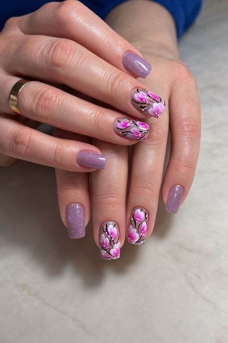 Нарощування нігтів, покриття гель лаком.