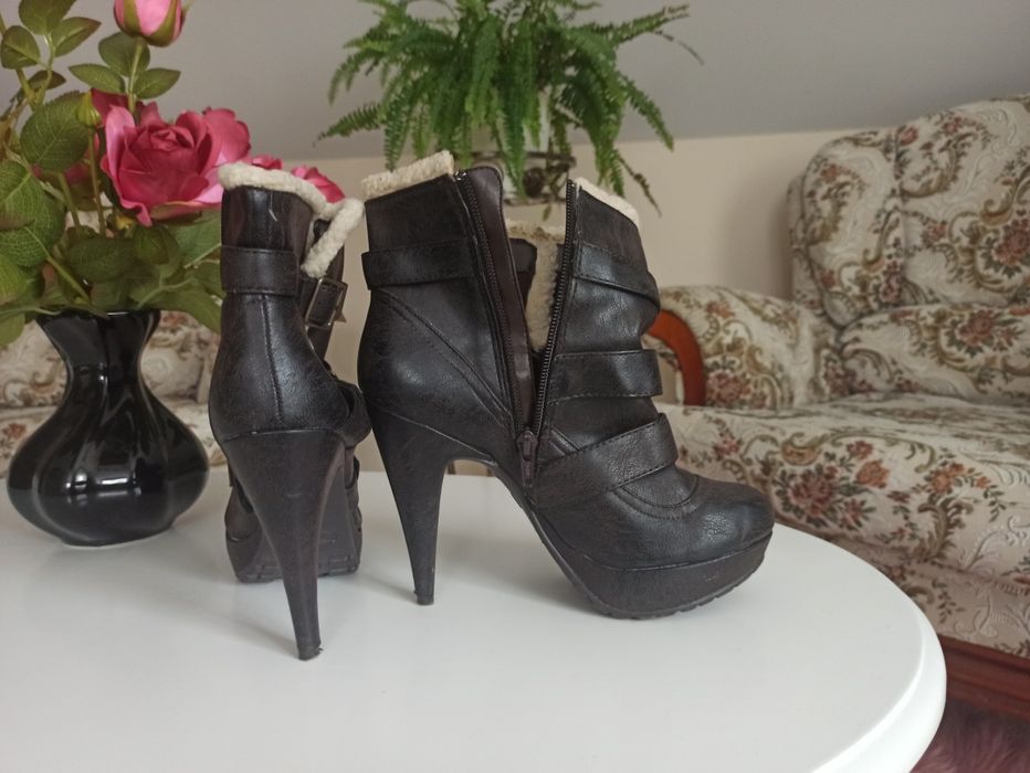Buty zimowe szpilki platformy New Look 38