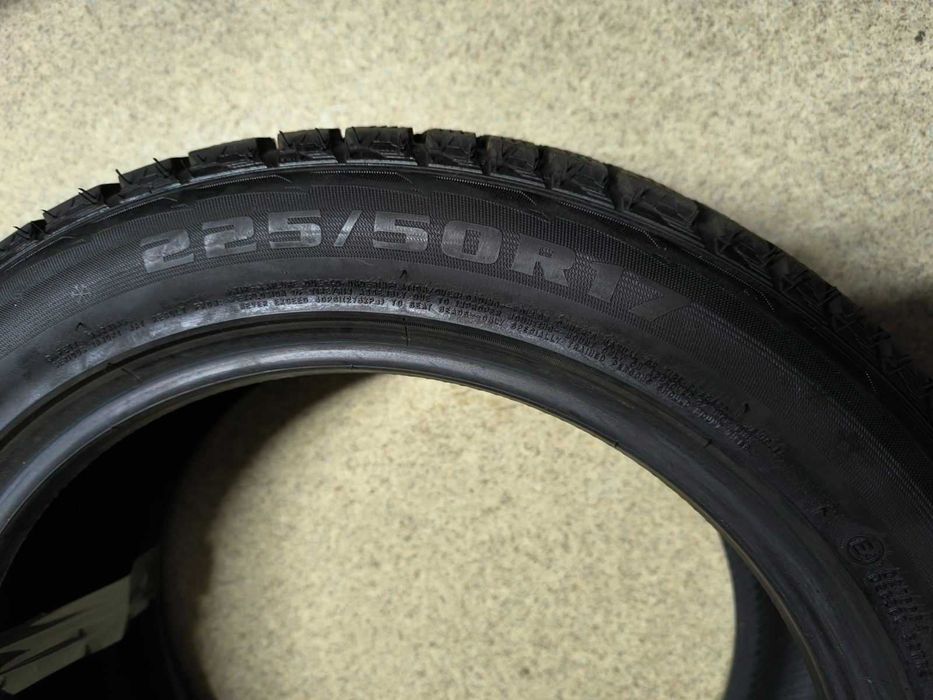 Продам  шины  зимние  б/у  225/50 R17 98 ,H , XL  Kapsen Ice Max RW501