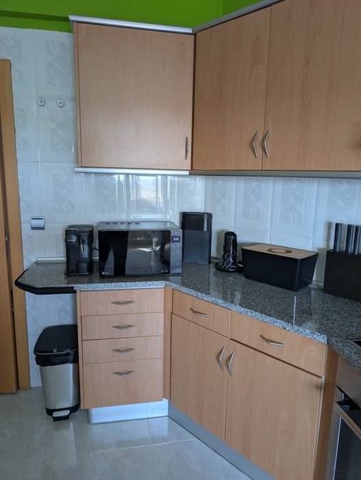 RESERVADA Cozinha completa em L com granito e eletrodomésticos Bosch – levantamento até 24/06