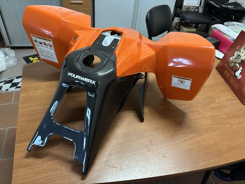Plástico Maier + Carbono Fourwerx - LTR450 LTR