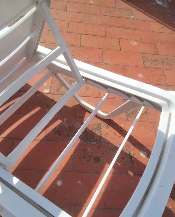 Espreguiçadeira de Jardim Regulável – Branca