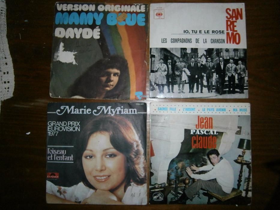 Música variada em singles.