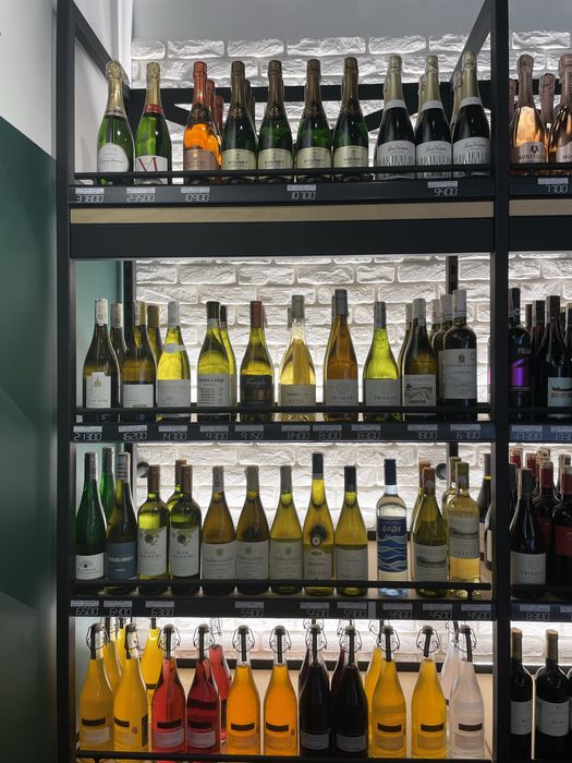 Regały sklepowe, regały na wino