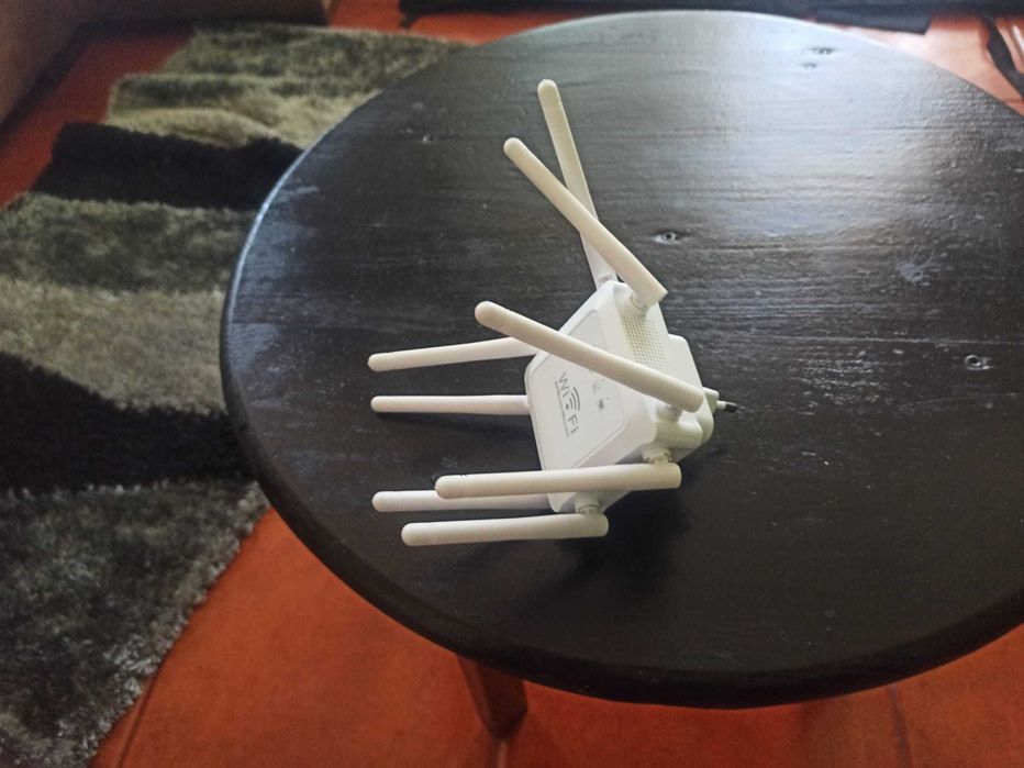 Amplificador de sinal, novo.