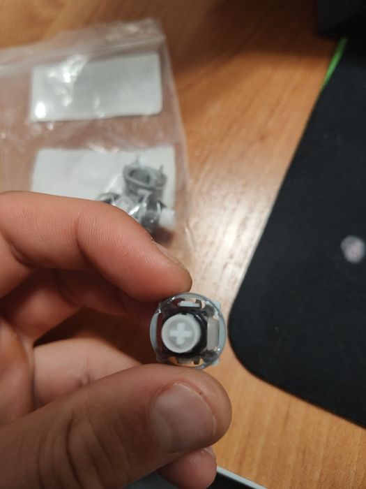 4 szt. UFO Silver Magnetic Switches