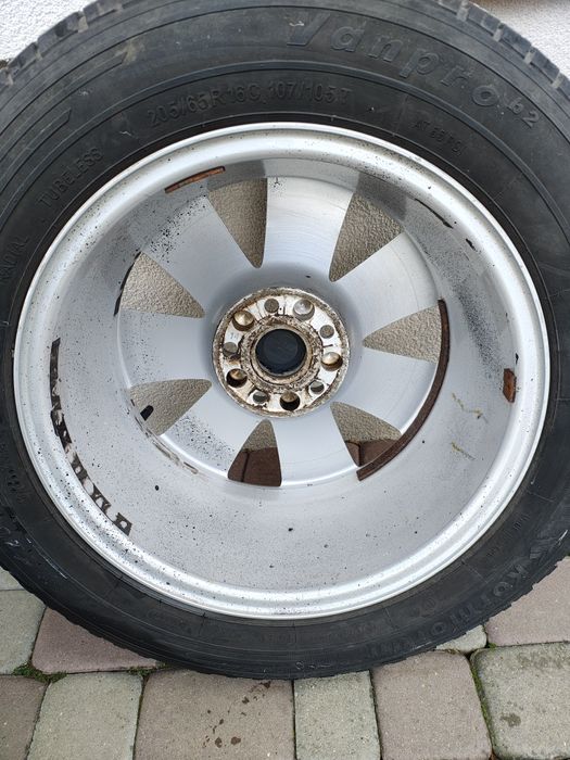Felgi aluminiowe z oponami 16 do VW t4