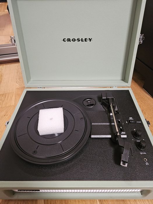 Gramofon marki Crosley Voyager