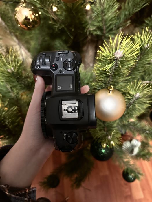 Фотоапарат CANON EOS R