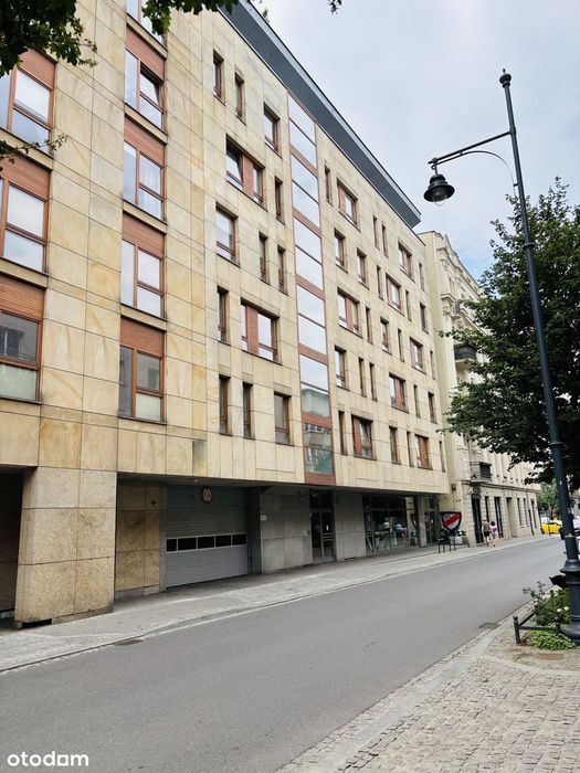 BEZPOŚREDNIO, ciche w ścisłym centrum , z miejscem postojowym w garażu