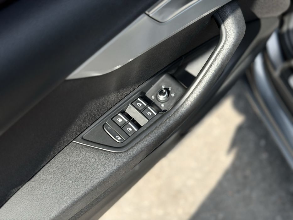 Audi A4 2018 VIN WAUZZZF48JA164133 фото оголошення 19 з 24