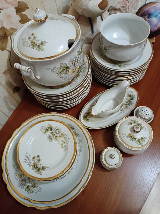 Продається сервіз обідній