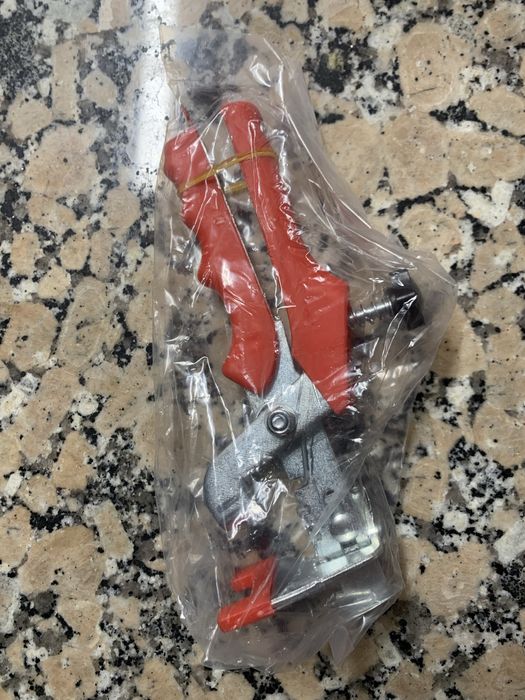 Alicate nivelador de ladrilhos