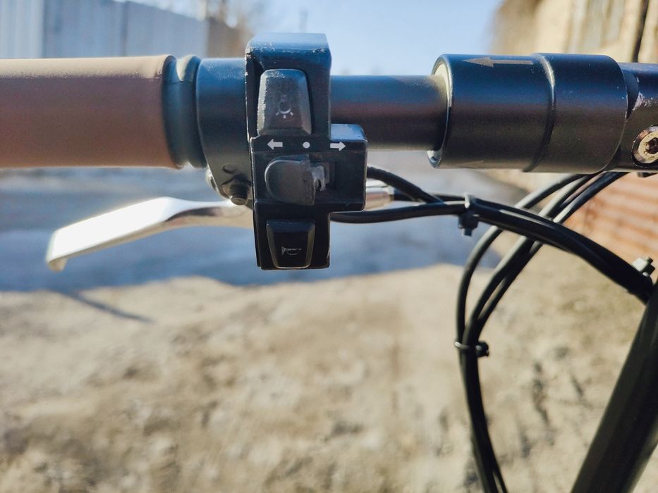 KUGOO M4 — Электросамокат, исправен, без зарядки, с модернизацией.