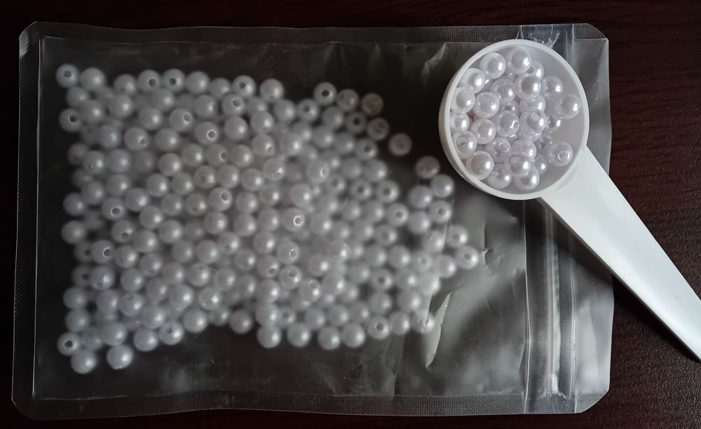 Perelki białe perłowe 6mm, 300 sztuk