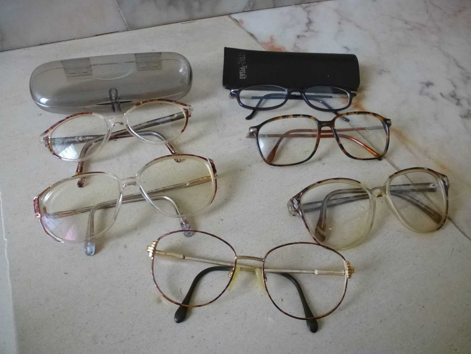 Vários óculos graduados, usados