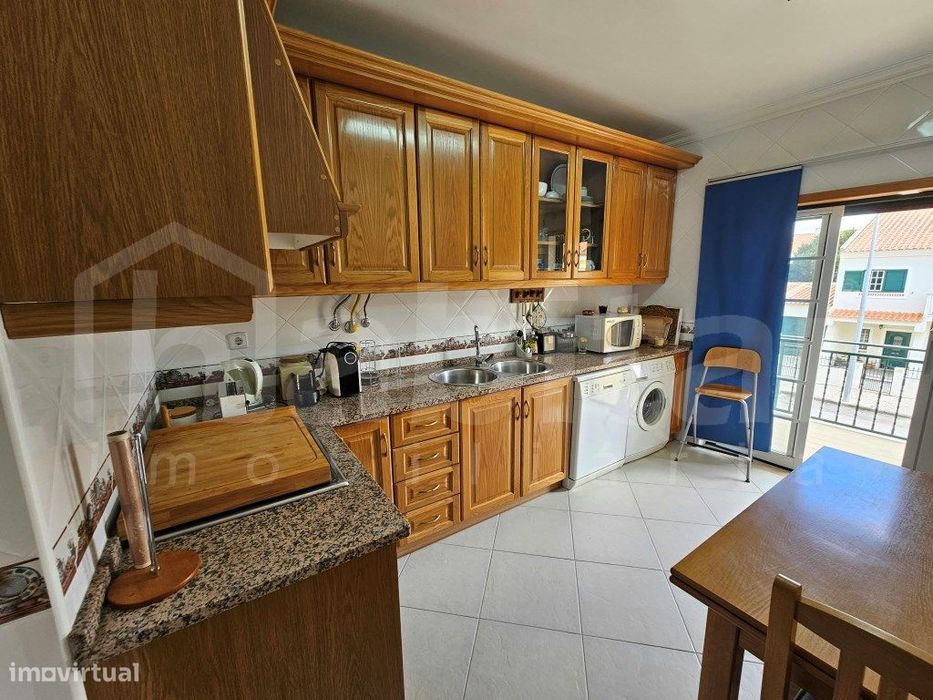 Apartamento T3 com 147 m², varandas, estacionamento e arrecadação