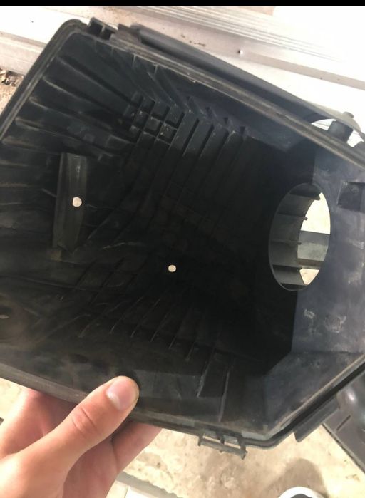 Продам  корпус воздушного фильтра на Audi A6C6 2.0 TFSI