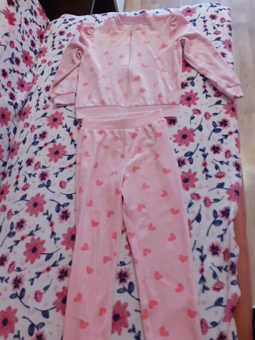 Okazja . Tanio zestaw ubran 116-122 dziewczynka