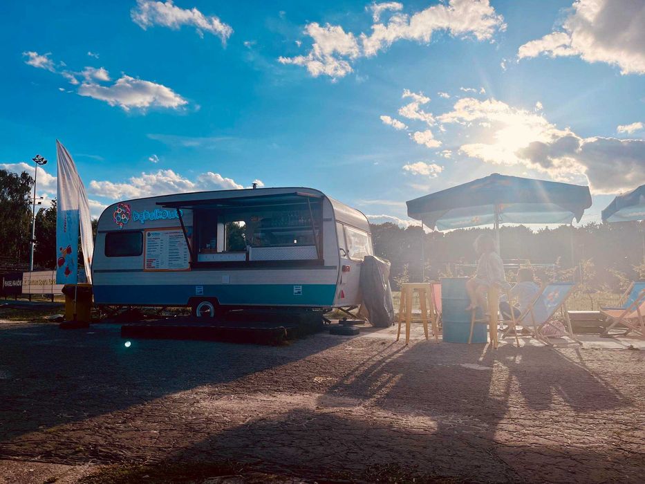 Przyczepa gastronomiczna retro/food truck/lody/gofry/z wyposażeniem.