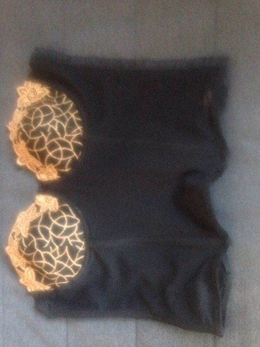 Gorset ze złotym haftem