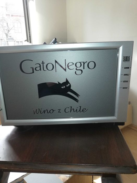 Chłodziarka do wina na 8 butelek