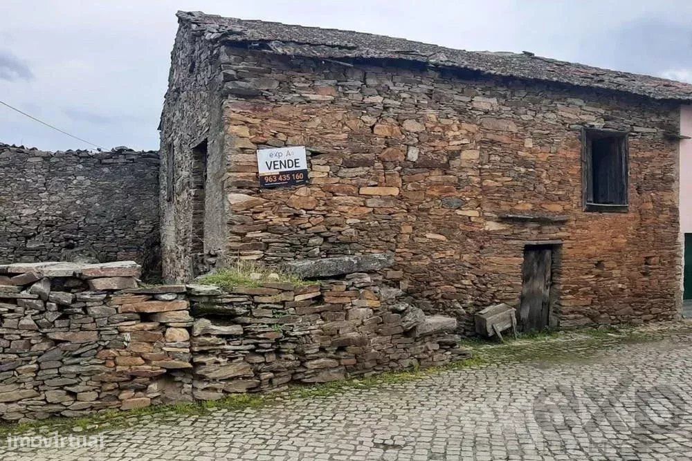 Casa de pedra em São Salvador, Mirandela