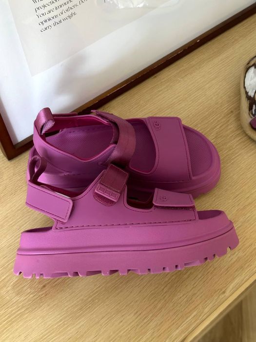 Босоніжки жіночі ugg