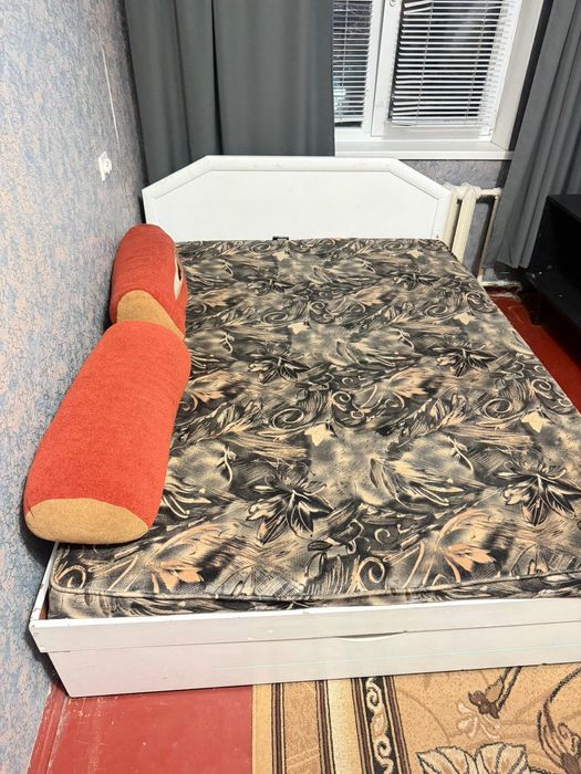 Продам кровать в гарному стані