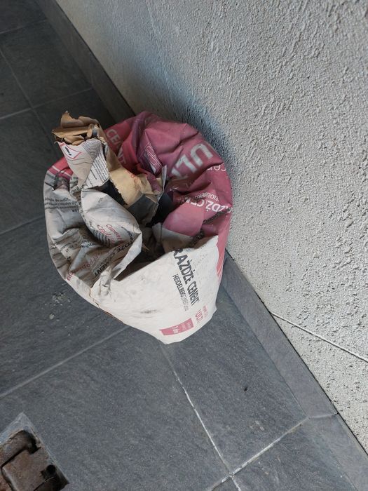 Cement  niepełny  worek
