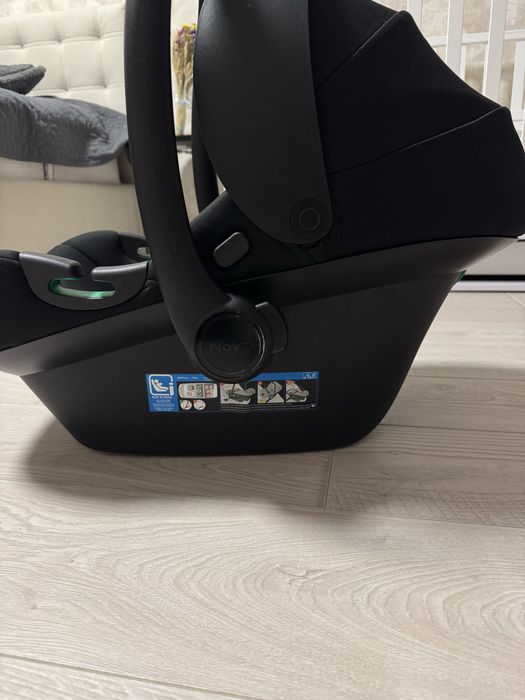 Автокрісло CARRELLO