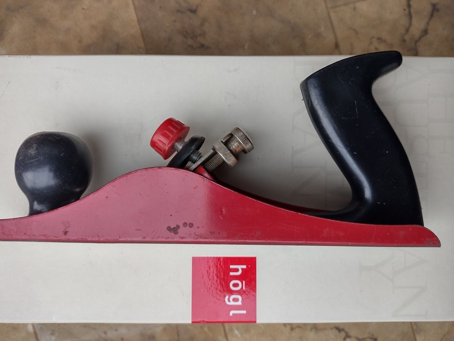 Рубанок металічний, регулюємий, у відмінному стані.