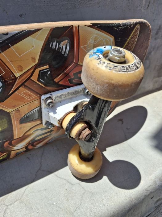 Skate com alguns extras
