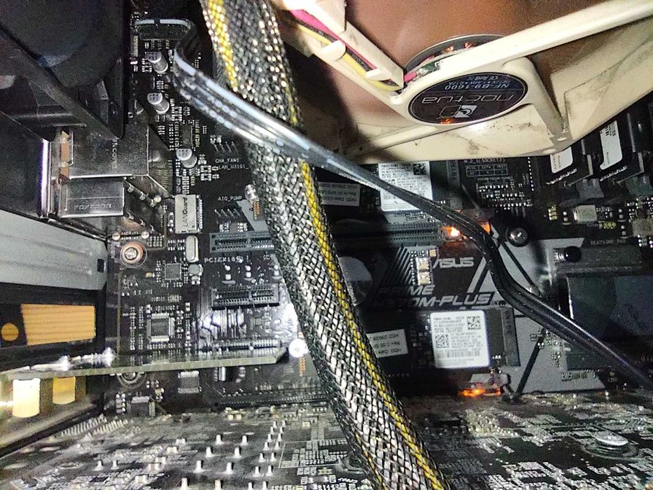Komputer i5-8500, SSD Samsung PM981 256GB M.2 NVMe,Amd Radeon R9 200