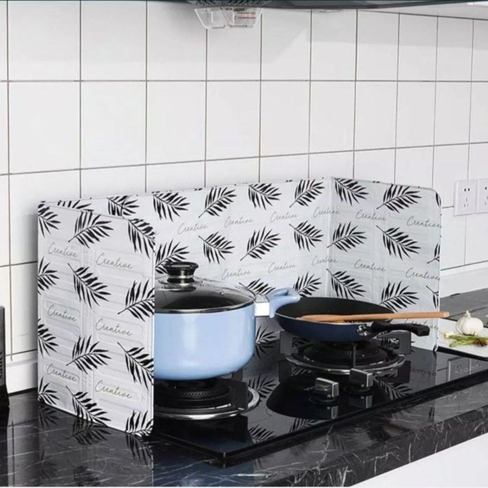 Экран-перегородка от брызг жира на кухонной плите