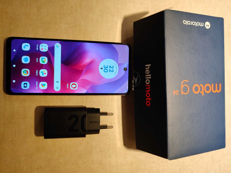 Motorola G24 8/128 Lawendowy stan bdb plus karta SD 32GB