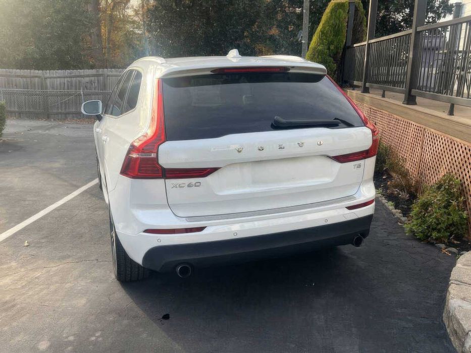 Volvo XC60 T5 Momentum      2020