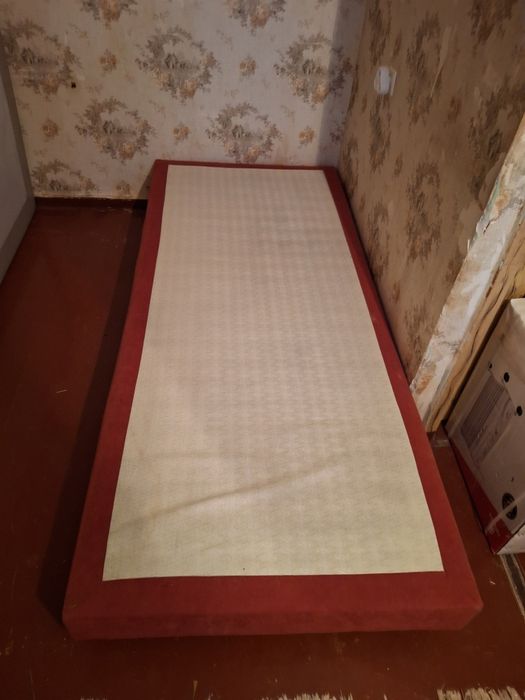 Продам ліжко 210 на 90