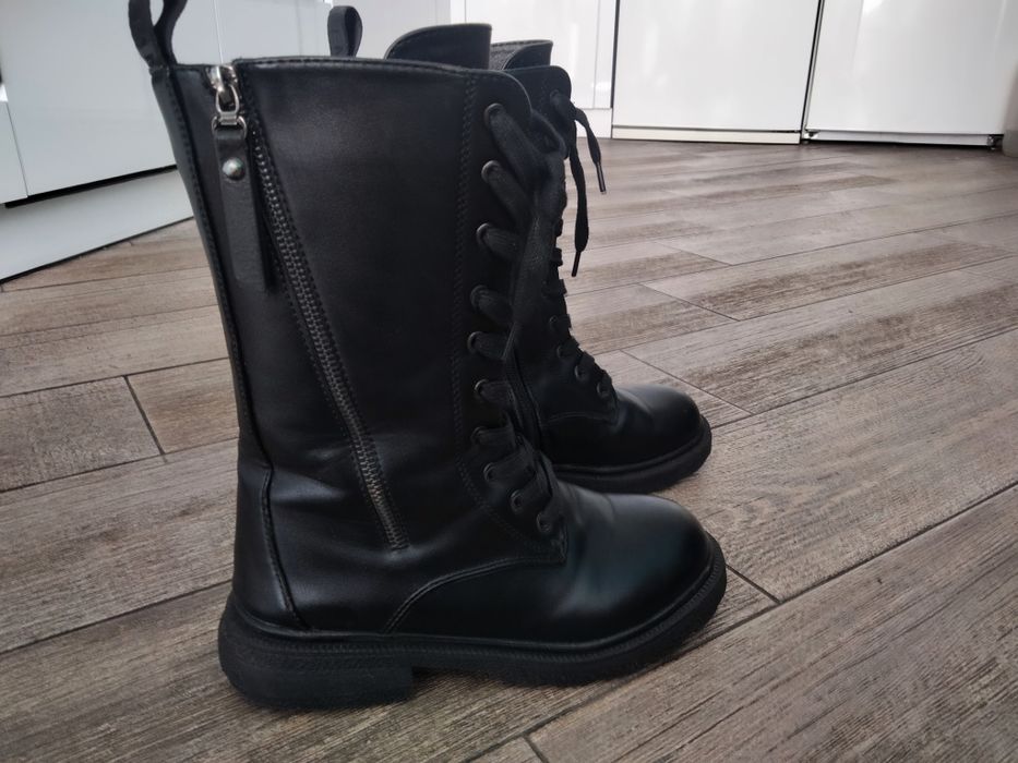 Черевики берци чорного кольору