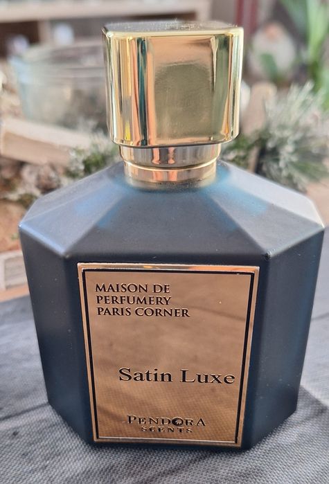 Satin Luxe Pendora piękny arab