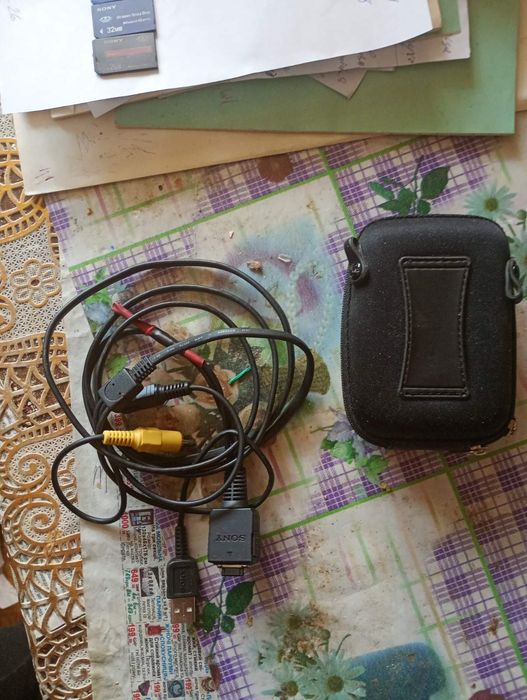 Sony Cyber-Shot DSC-T30 цифровий компактний фотоапарат мильниця