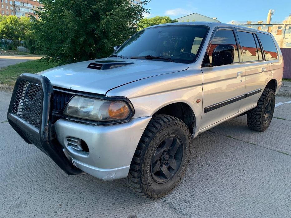 Mitsubishi Pajero Sport (Мітсубісі Паджеро Спорт) 2,5 Дизел. Механіка 2003 Рік  Повний привід  Саравжній джип