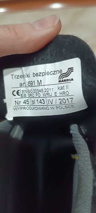 Buty trzewiki sznurowane 45